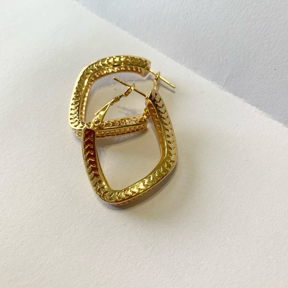 Gold plated Earrings and Pendant Set long lasting tarnish free Jewelry 24k - Picture 7 of 7